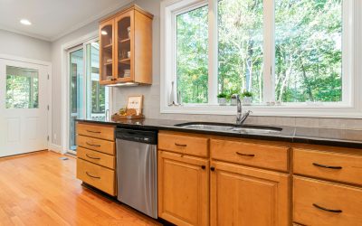 How Custom Cabinets Maximize Kitchen Storage for a Functional and Stylish Space