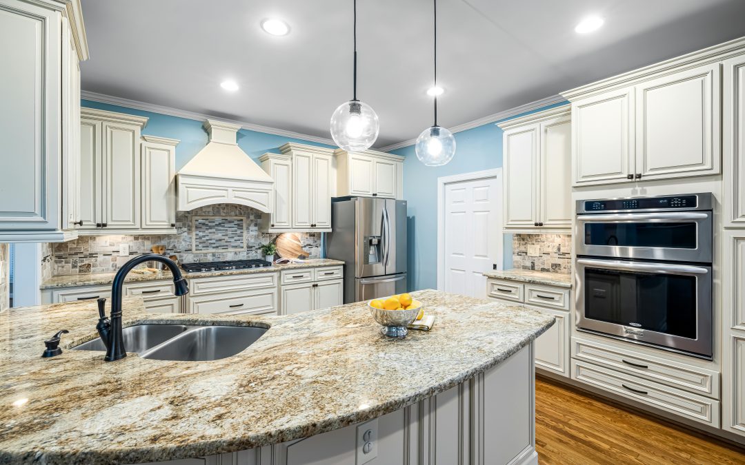 What Is the Difference Between Custom and Stock Cabinets? A Simple Guide for Homeowners